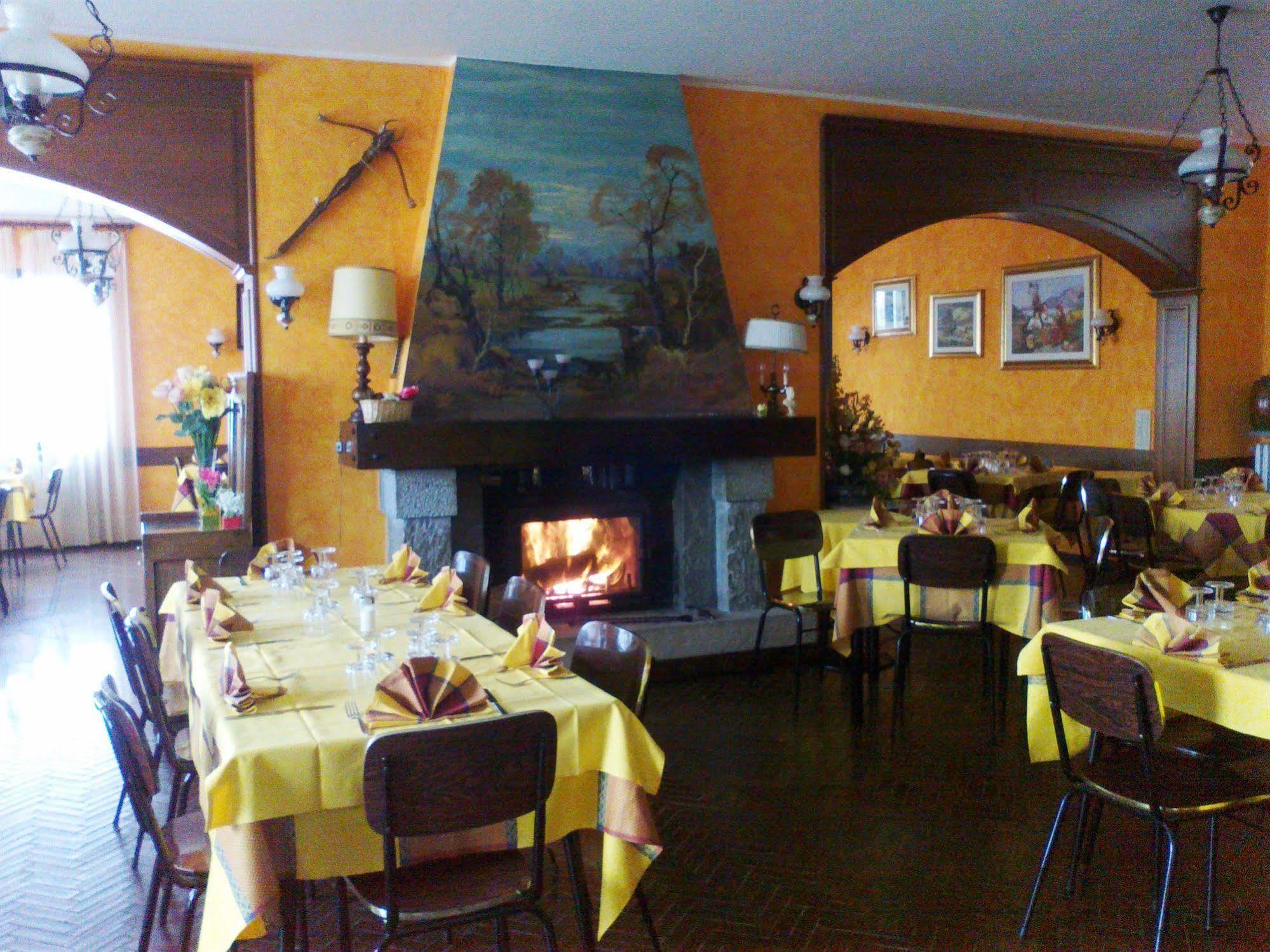 Hotel La Capannina Massino Visconti Exterior foto